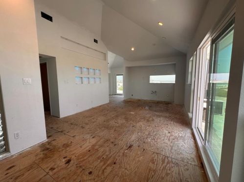 1020 Seawall Blvd, Galveston TX 77550-8153 exterior