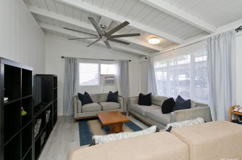 2383 Ahaiki St, Pearl City, HI 96782-1109