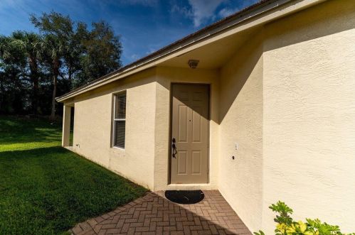 806 Rocky Bayou Ter, Fort Pierce FL  34986-2068 exterior