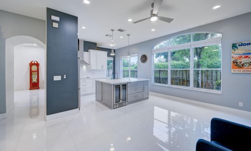 7865 19 Ct, Hollywood FL  33024-0923 exterior