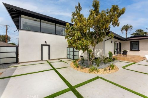 3841 Pacific Ave, Long Beach CA  90807-3227 exterior