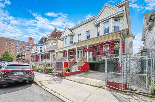 166-18 88th Ave, Jamaica, NY 11432-1840