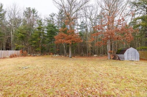 70 Pleasant View Dr, Killingly CT  06241-1213 exterior