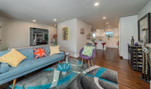 721 James Dr, Richardson TX  75080-6028 exterior