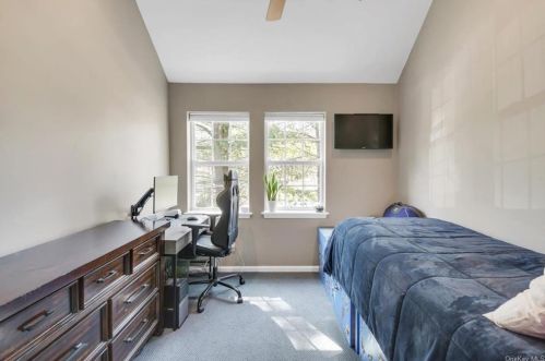 229 Sandpiper Ct, Yorktown Hgts NY  10598-1968 exterior