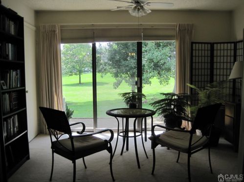 75 Whitehead Ln, East Brunswick NJ  08816-5633 exterior