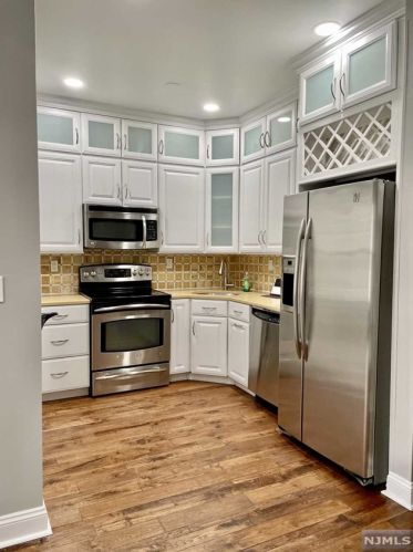 515 Bloomfield Ave, Montclair NJ  07042-3582 exterior