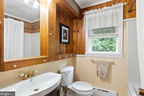 2017 Bethel Rd, Lansdale PA 19446-6054 exterior