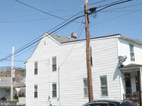 402 Hancock St, Arnots Addition PA  17970-1052 exterior