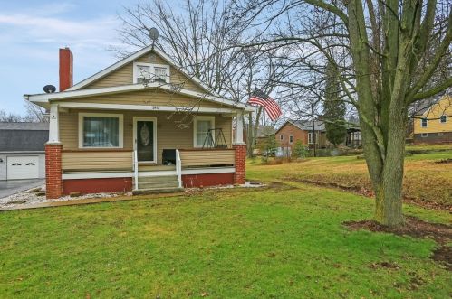 2413 Darlington Rd, Beaver Falls, PA 15010-1324