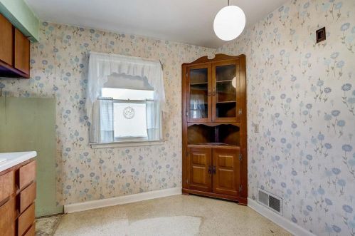 2442 67, Milwaukee WI 53214-1762 exterior