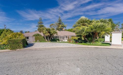 619 Lakeside Dr, Fullerton, CA 92835-1510