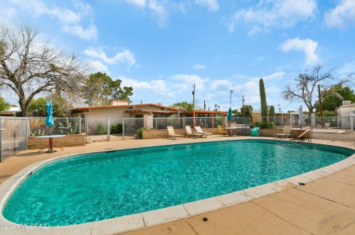 1635 Roger Rd, Tucson, AZ 85705-2430