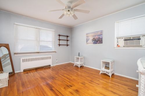 3 Lynn Pl, Bethpage NY  11714-4307 exterior