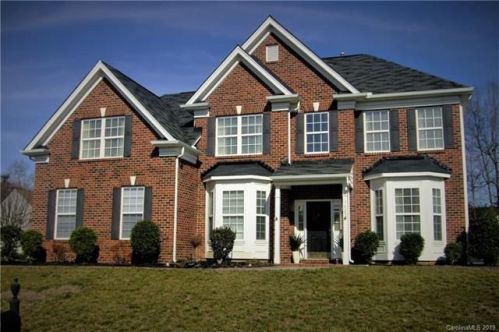 7829 Woodmere Dr, Harrisburg, NC 28075-6682