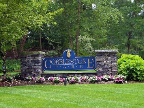 43 Peachey Cir, Middleton MA  01949-3307 exterior