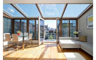 734 5th St, Brooklyn, NY 11218-5807