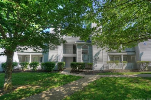9 Chase Oak Ct, Groton, CT 06340-6283