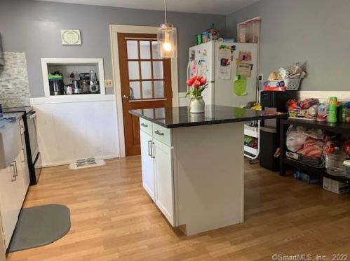 16 Esther Ave, Waterbury CT  06708-4819 exterior