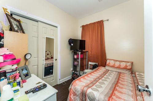 515 Sayre Ave, Perth Amboy NJ  08861-3681 exterior