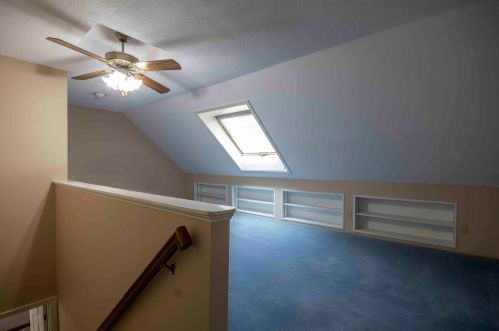 8 Cathedral Cir, Nashua NH 03063-2716 exterior