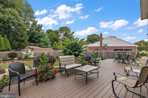 3 Dansfield Dr, Wilmington DE  19803-4806 exterior