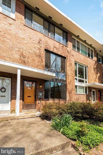 1725 Harvard St, Washington, DC 20009-2905