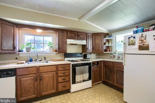 256 Walton St, Lemoyne PA  17043-2024 exterior