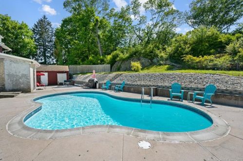 40 Hedge Ave, Norwich CT  06360-5920 exterior