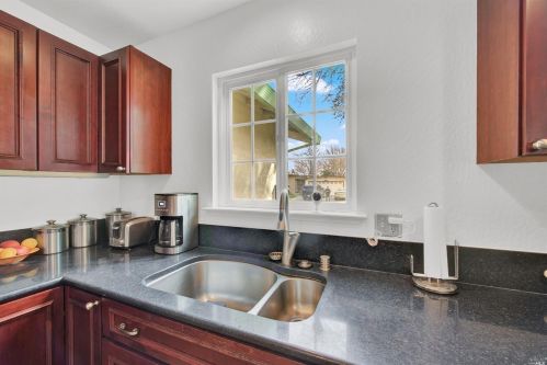 200 Juniper St, Vacaville CA 95688-2736 exterior