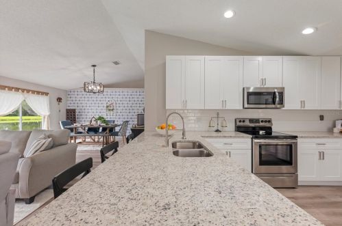 10406 Ashley Oaks Dr, Riverview FL  33578-8828 exterior