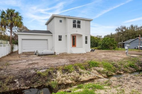 89 8th St, Ruskin, FL 33570-4021