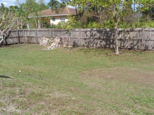 1137 Dutchess St, Lehigh Acres FL 33974-4754 exterior