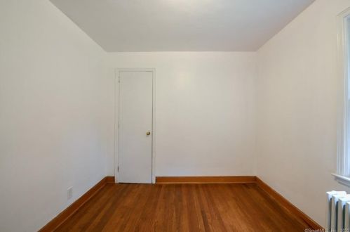 54 Henry St, Waterbury CT  06708-2608 exterior