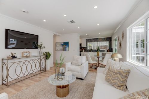 7812 Peachtree Ave, Van Nuys CA  91402-6514 exterior