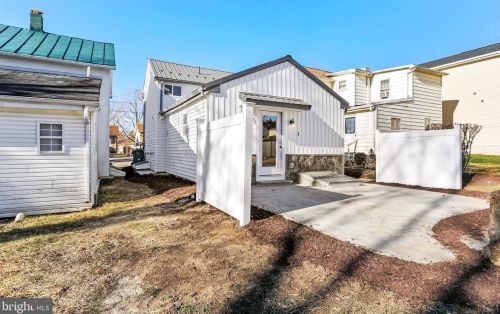 429 Lawrence St, Charles Town WV  25414-1552 exterior