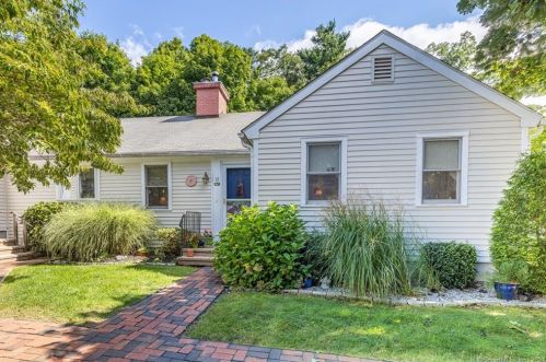 12 Federal Sq, North Windham, CT 06250-1542