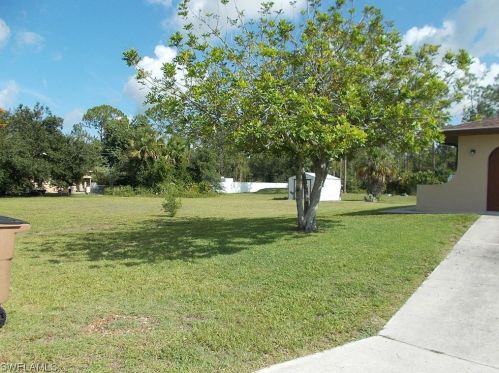 2007 8th St, Lehigh Acres, FL 33936-3362