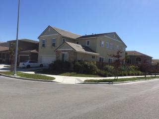 1090 Cheyenne Dr, Gilroy, CA 95020-8154