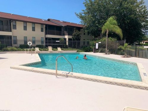 5375 Treetops Dr, Naples FL  34113-8518 exterior