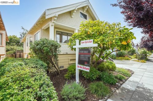 721 45 St, Oakland CA 94609-1802 exterior