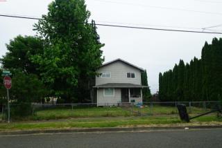 702 5th Ave, Puyallup, WA 98371-4256