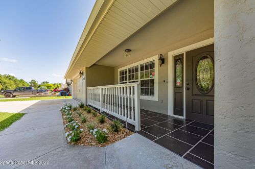 8576 105th Ave, Vero Beach, FL 32967-3692