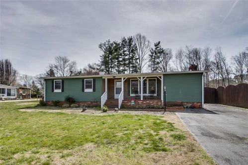 9226 Sahabi Rd, Kernersville, NC 27284-9728