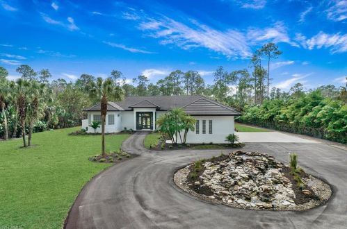 4160 1st Ave, Naples, FL 34119-2635