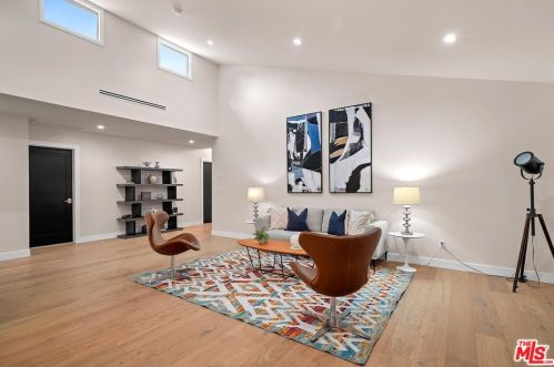 4709 Norwich Ave, Van Nuys CA  91403-2017 exterior