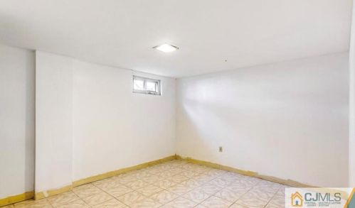 511 Center St, Piscataway NJ  08854-1462 exterior