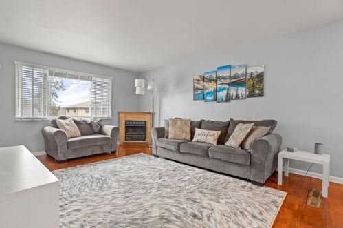 110 Mayer Dr, Noblestown, PA 15071-9431