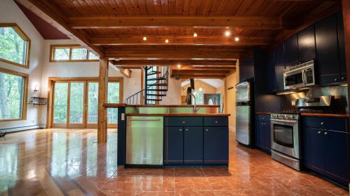 1044 Plain Rd, Hinsdale NH  03451-2150 exterior