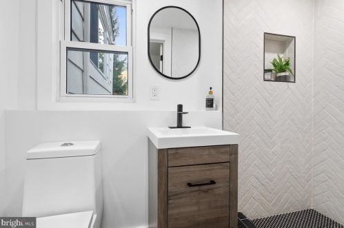 2 Hornor Ln, Princeton NJ  08540-3937 exterior